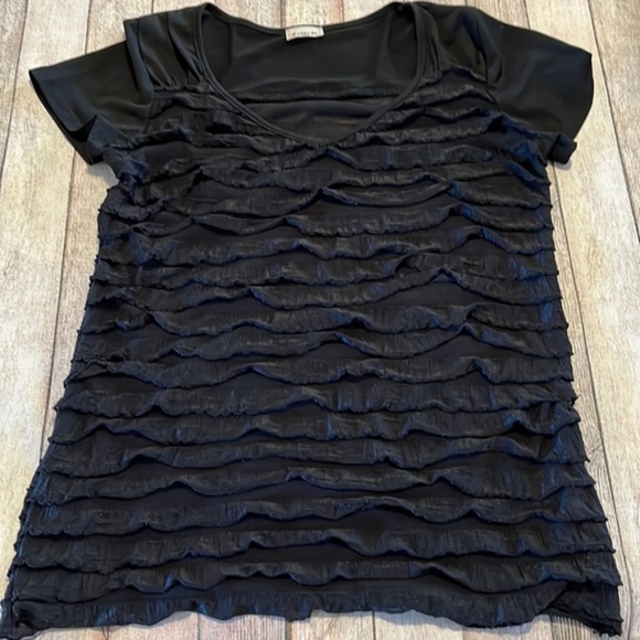 Incense Juniors Shirt. Really cute ruffle shirt. - Picture 1 of 3